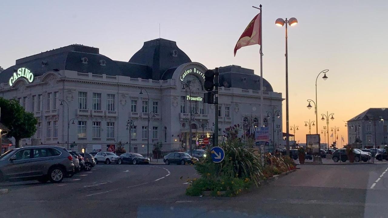 La digue 45 Rue des Lais de Mer Bénerville-sur-Mer Exterior foto