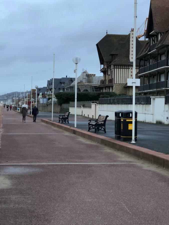 La digue 45 Rue des Lais de Mer Bénerville-sur-Mer Exterior foto